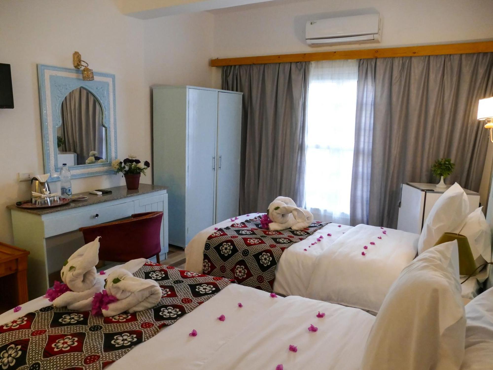 El Gezira Hotel Luxor Eksteriør billede